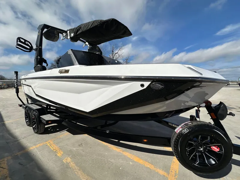 Slide: The Image of Nautique Super Air Nautique GS22 2025 - 6