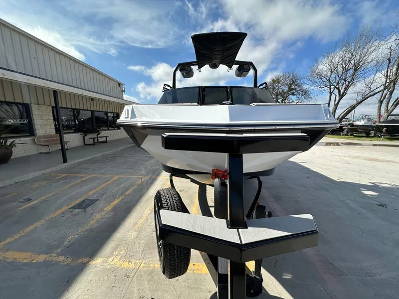 Slide: The Image of Nautique Super Air Nautique GS22 2025 - 7