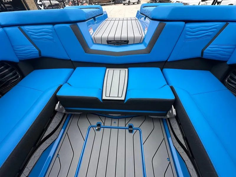 Slide: The Image of Nautique G25 2025 - 11