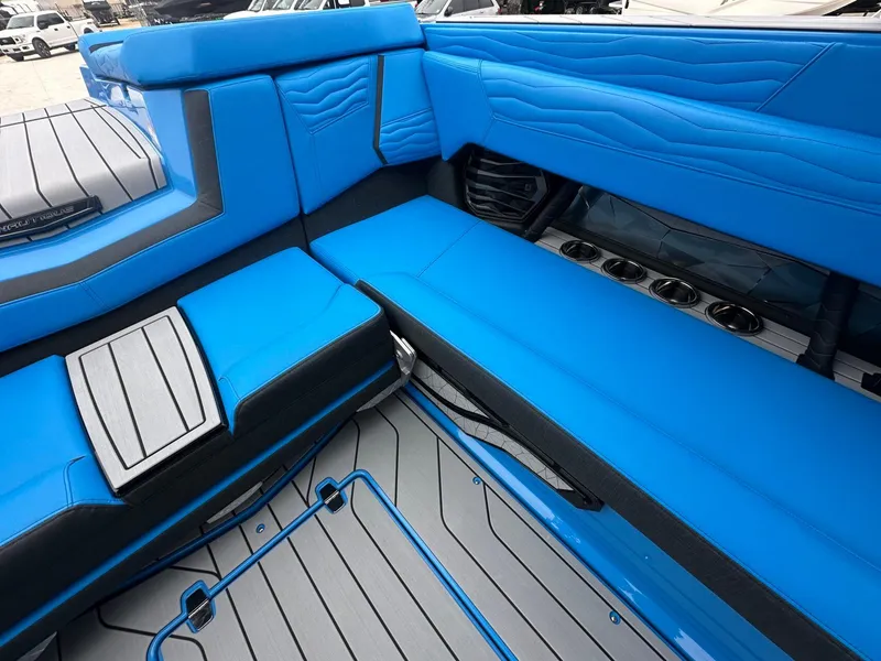 Slide: The Image of Nautique G25 2025 - 12