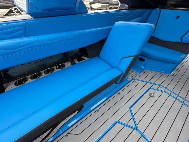 Slide: The Image of Nautique G25 2025 - 13