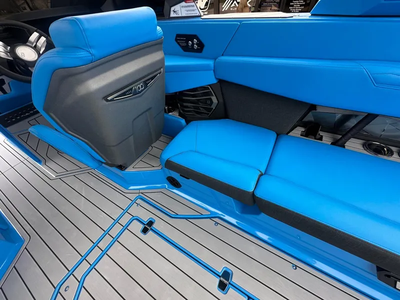 Slide: The Image of Nautique G25 2025 - 15