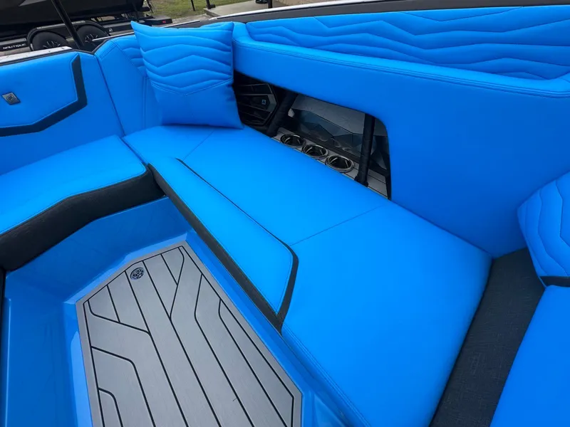 Slide: The Image of Nautique G25 2025 - 19