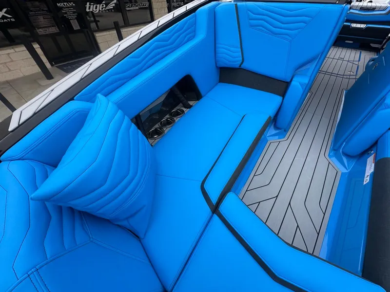 Slide: The Image of Nautique G25 2025 - 20