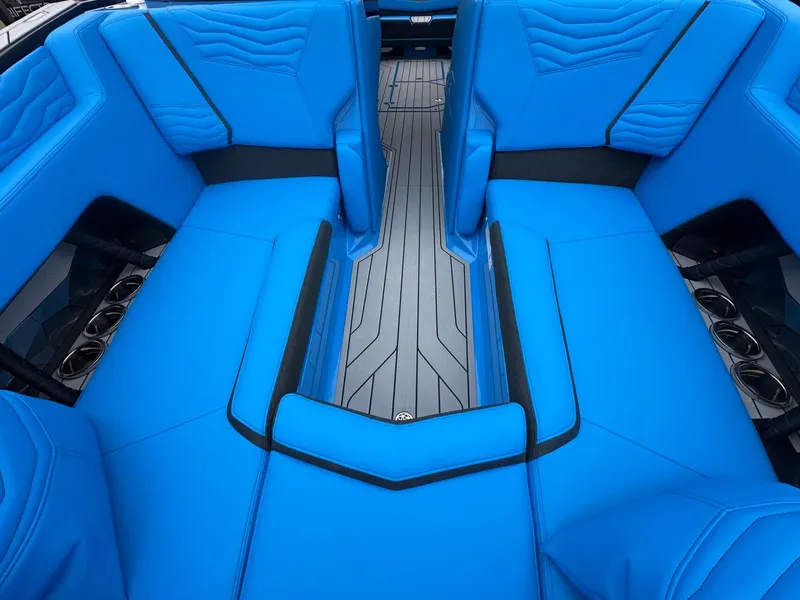 Slide: The Image of Nautique G25 2025 - 21