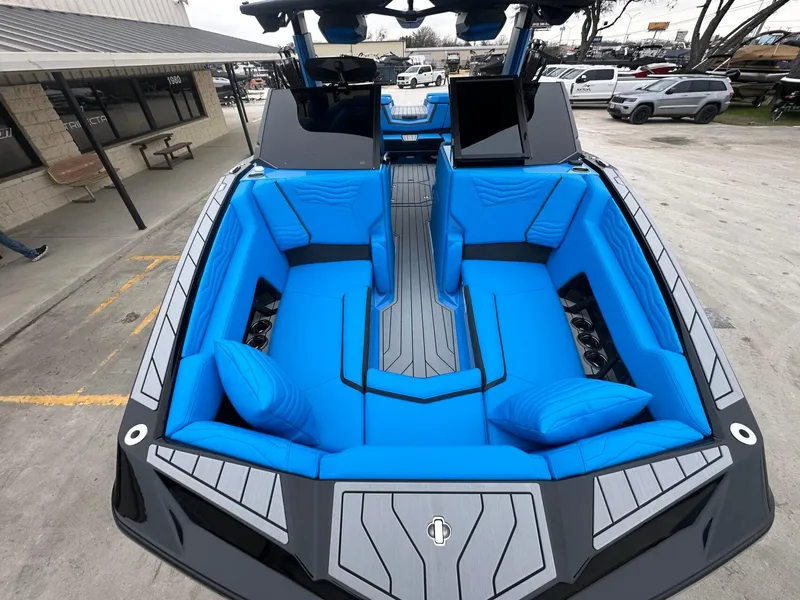 Slide: The Image of Nautique G25 2025 - 23