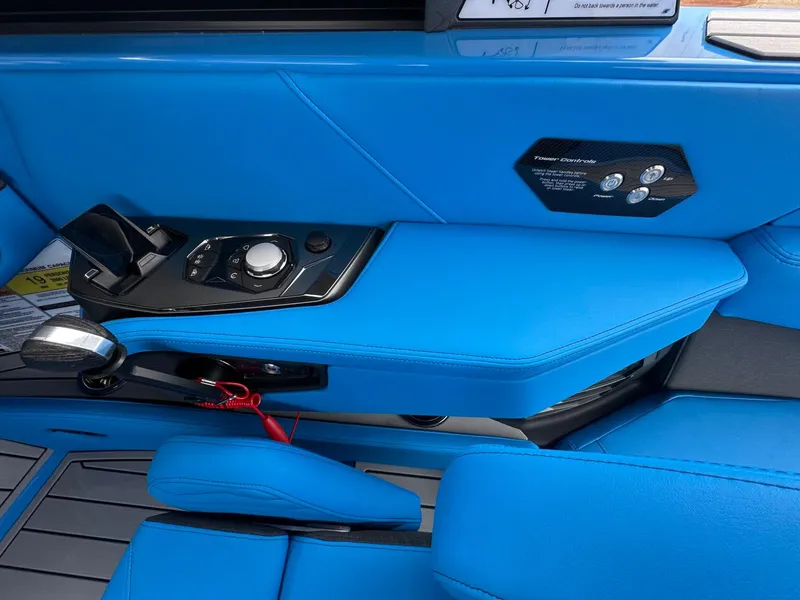 Slide: The Image of Nautique G25 2025 - 25