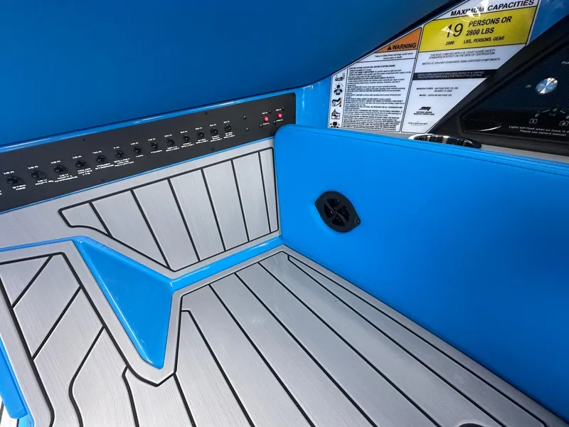 Slide: The Image of Nautique G25 2025 - 26