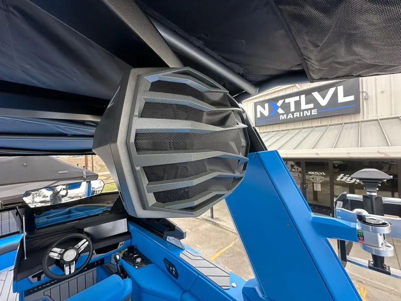 Slide: The Image of Nautique G25 2025 - 28