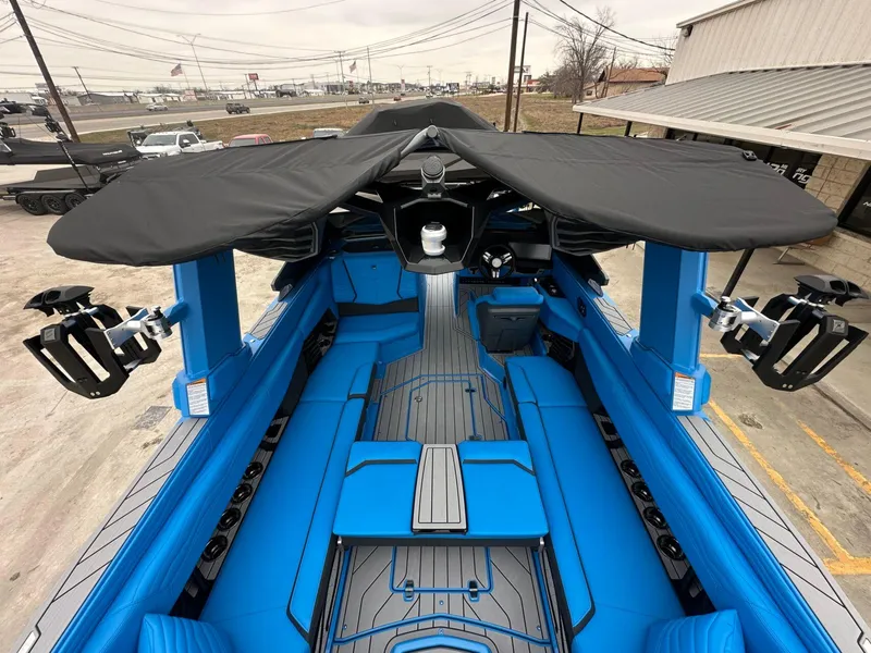 Slide: The Image of Nautique G25 2025 - 32