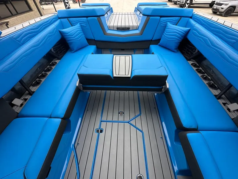 Slide: The Image of Nautique G25 2025 - 33