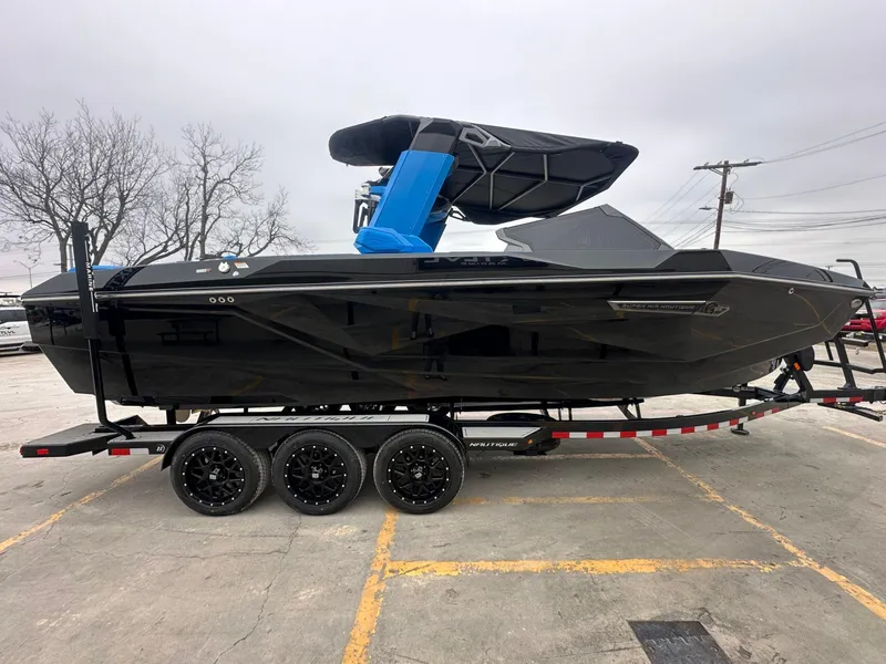 Slide: The Image of Nautique G25 2025 - 5