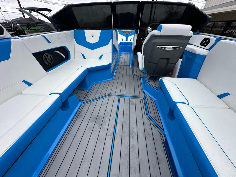 Slide: The Image of Nautique GS24 2025 - 12