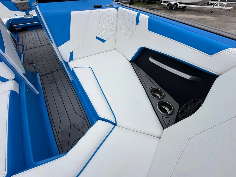 Slide: The Image of Nautique GS24 2025 - 20