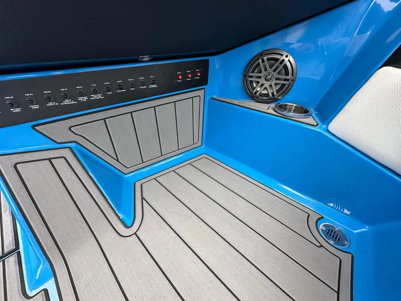 Slide: The Image of Nautique GS24 2025 - 23