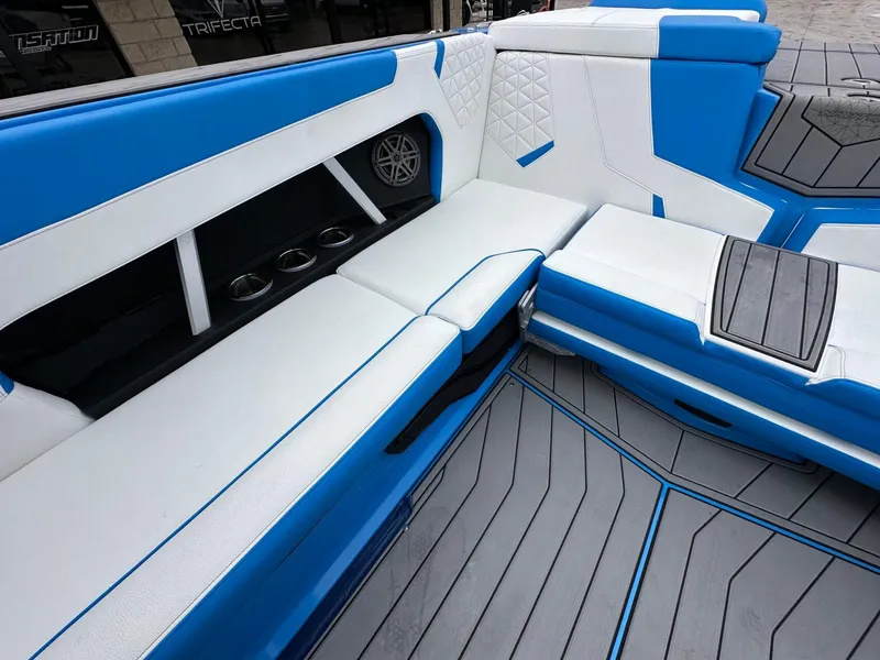 Slide: The Image of Nautique GS24 2025 - 8