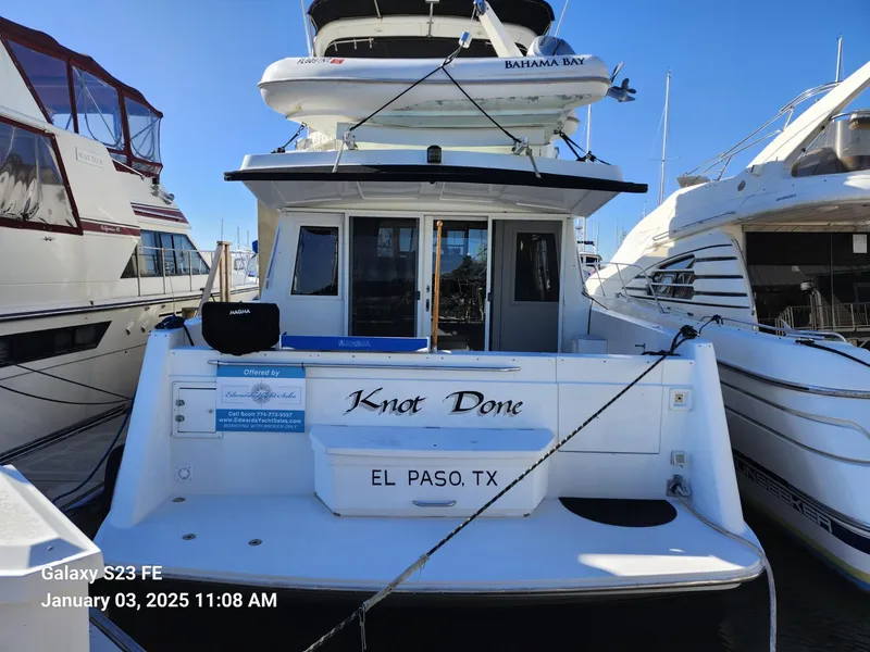 Slide: The Image of Navigator 4800 CLASSIC yacht on water, sunny day, 1999 model. - 2