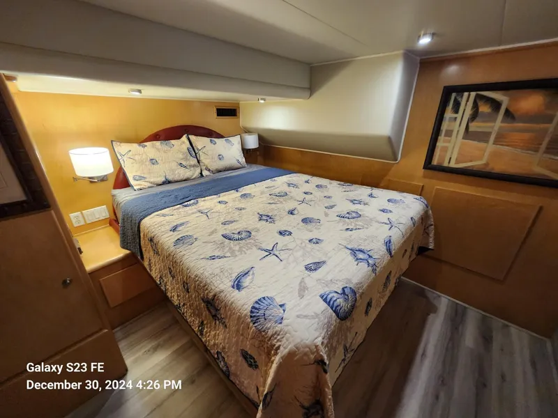 Slide: The Image of 1999 Navigator 4800 CLASSIC yacht bathroom with shower and toilet. - 20