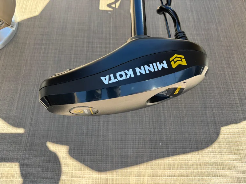 Slide: The Image of Minn Kota trolling motor on 2018 Bennington 21 SFX boat deck. - 5