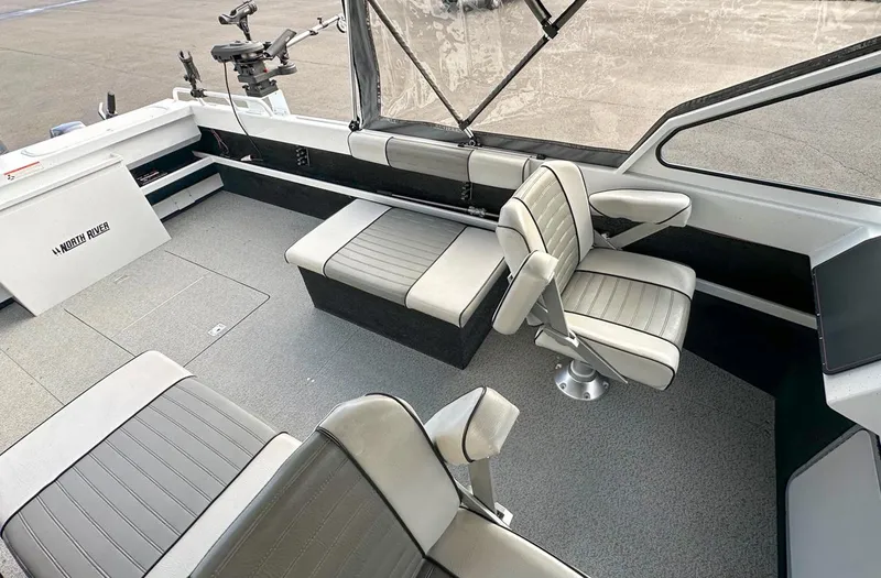 Slide: The Image of North River 21 Seahawk 2005 - 12