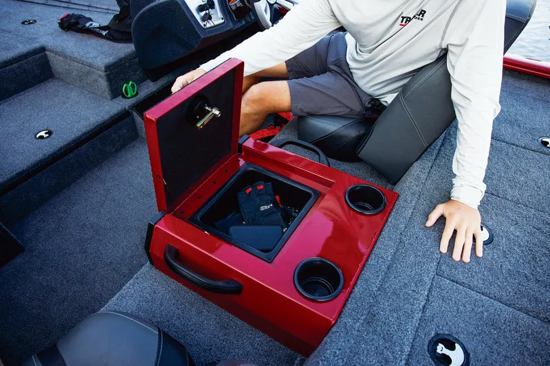 Slide: The Image of Tracker Savage 215 2025 - 81