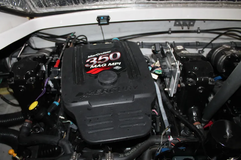 Slide: The Image of MerCruiser 350 MAG MPI engine in 2007 Chris-Craft Launch 28 boat. - 19