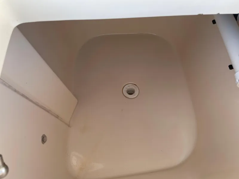 Slide: The Image of Clean sink basin on 2008 Grady-White Canyon 336 boat. - 33