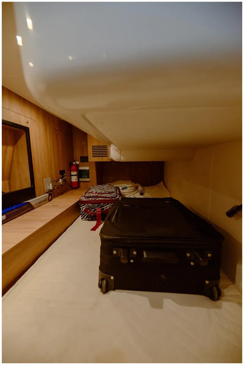 Slide: The Image of Azimut 50 fly 2022 - 58