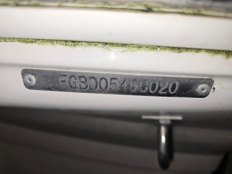 Slide: The Image of 2020 Chaparral 21 SSi OB boat identification plate with serial number FGBD0546C020. - 28