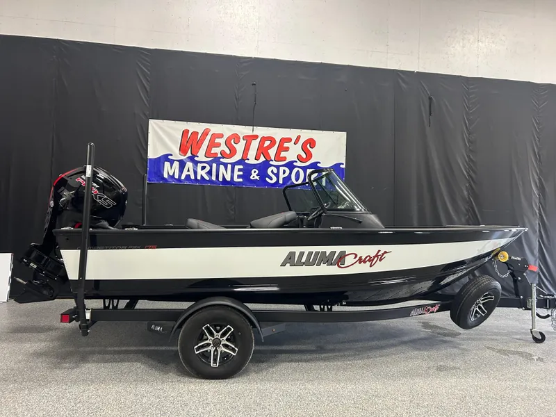 Slide: The Image of 2024 Alumacraft Competitor FSX 175 boat on trailer at Westre's Marine & Sport. - 0