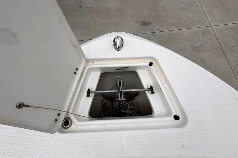 Slide: The Image of Robalo 200 Robalo 2019 - 17