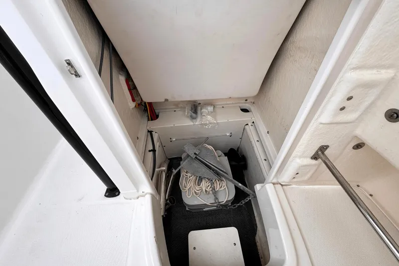 Slide: The Image of Robalo 200 Robalo 2019 - 18