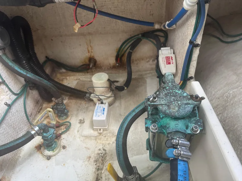 Slide: The Image of Silverton 33 Convertible 2007 - 58