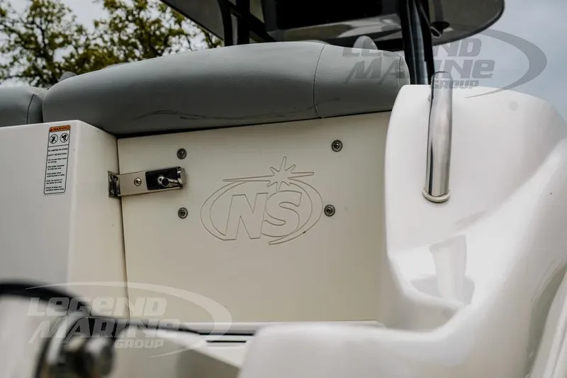 Slide: The Image of NauticStar 2602 Legacy 2022 - 57