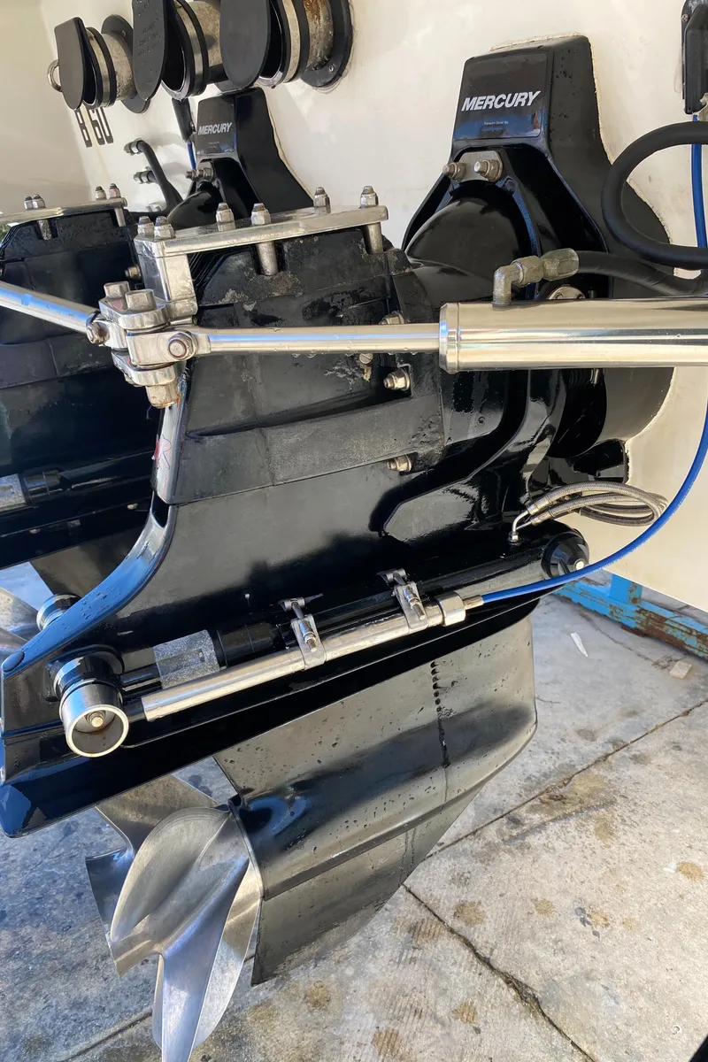 Slide: The Image of 2006 Fountain 42 Executioner boat with Mercury outboard engines. - 19