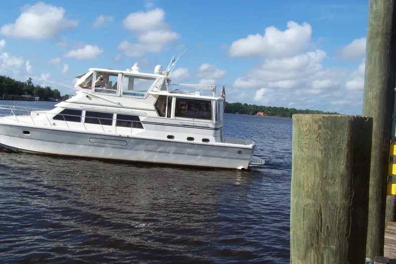 Slide: The Image of 2004 Novatec Islander CPMY yacht cruising on a sunny day with blue skies. - 16