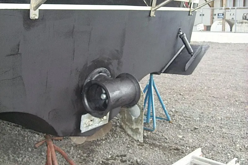 Slide: The Image of 2004 Novatec Islander CPMY boat stern with thruster and support stands. - 9