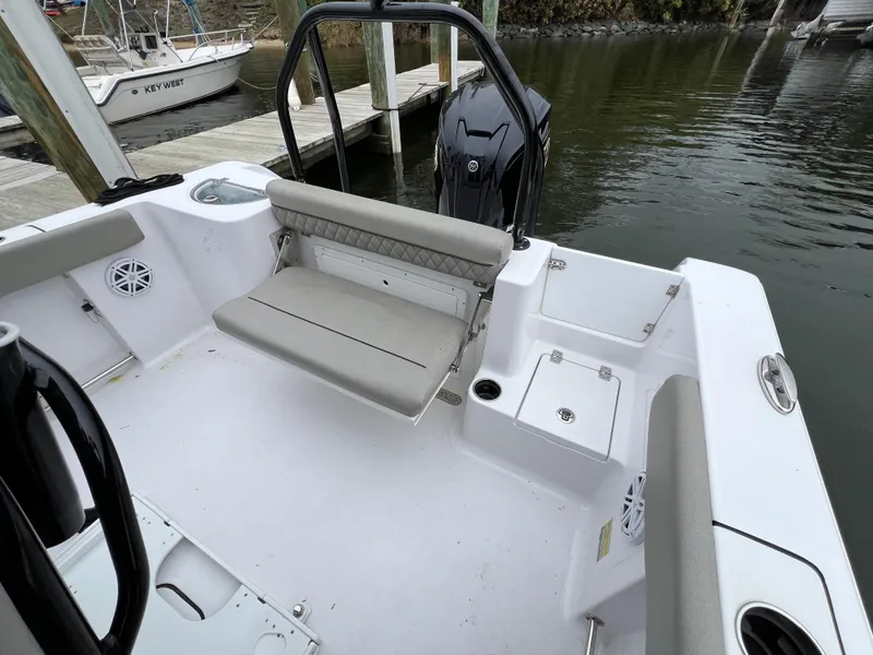 Slide: The Image of Sportsman 232 CC 2023 - 15