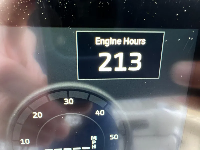 Slide: The Image of Sportsman 232 CC 2023 - 20