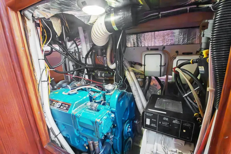 Slide: The Image of Hunter 450 1997 - 51