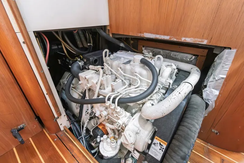 Slide: The Image of Hunter 450 1997 - 53