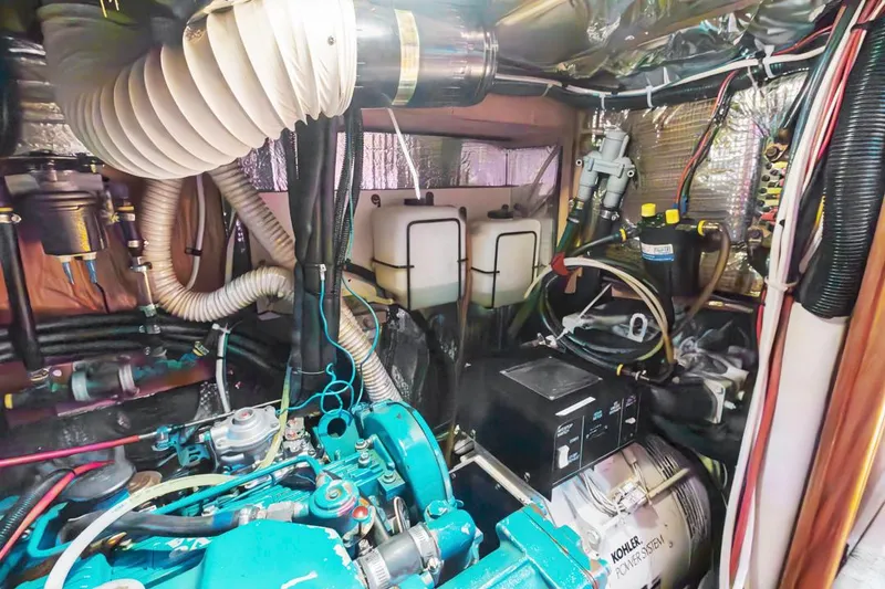 Slide: The Image of Hunter 450 1997 - 54