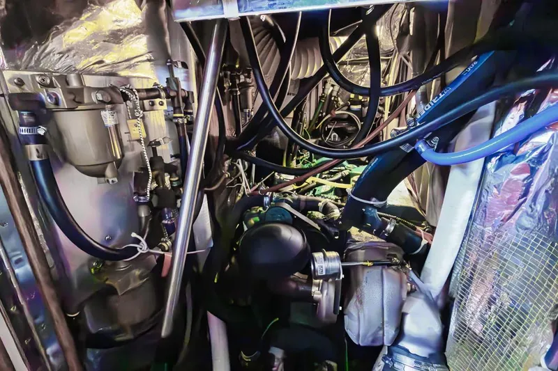 Slide: The Image of Hunter 450 1997 - 55