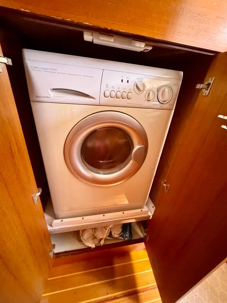 Slide: The Image of Hunter Passage 420 2003 - 58