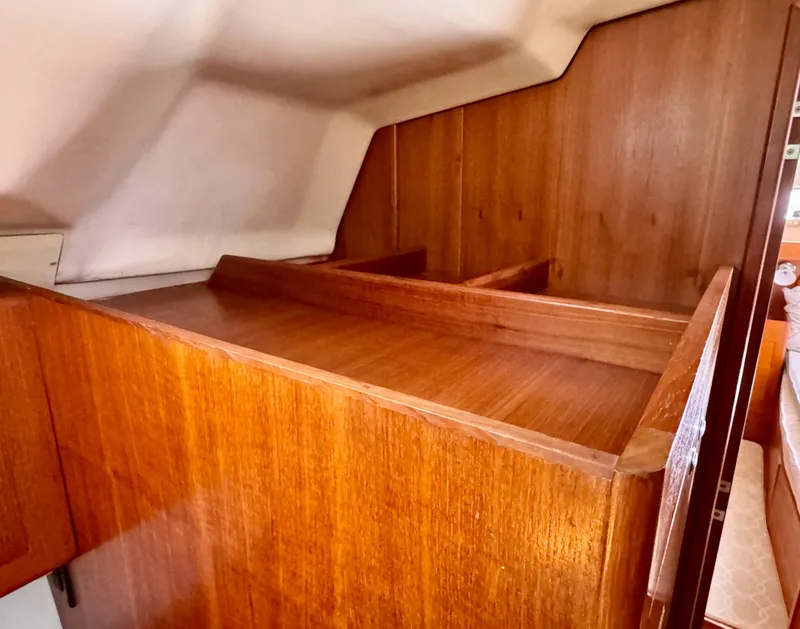 Slide: The Image of Hunter Passage 420 2003 - 59