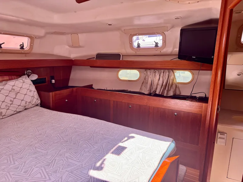 Slide: The Image of Hunter Passage 420 2003 - 62