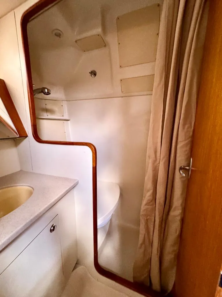 Slide: The Image of Hunter Passage 420 2003 - 64