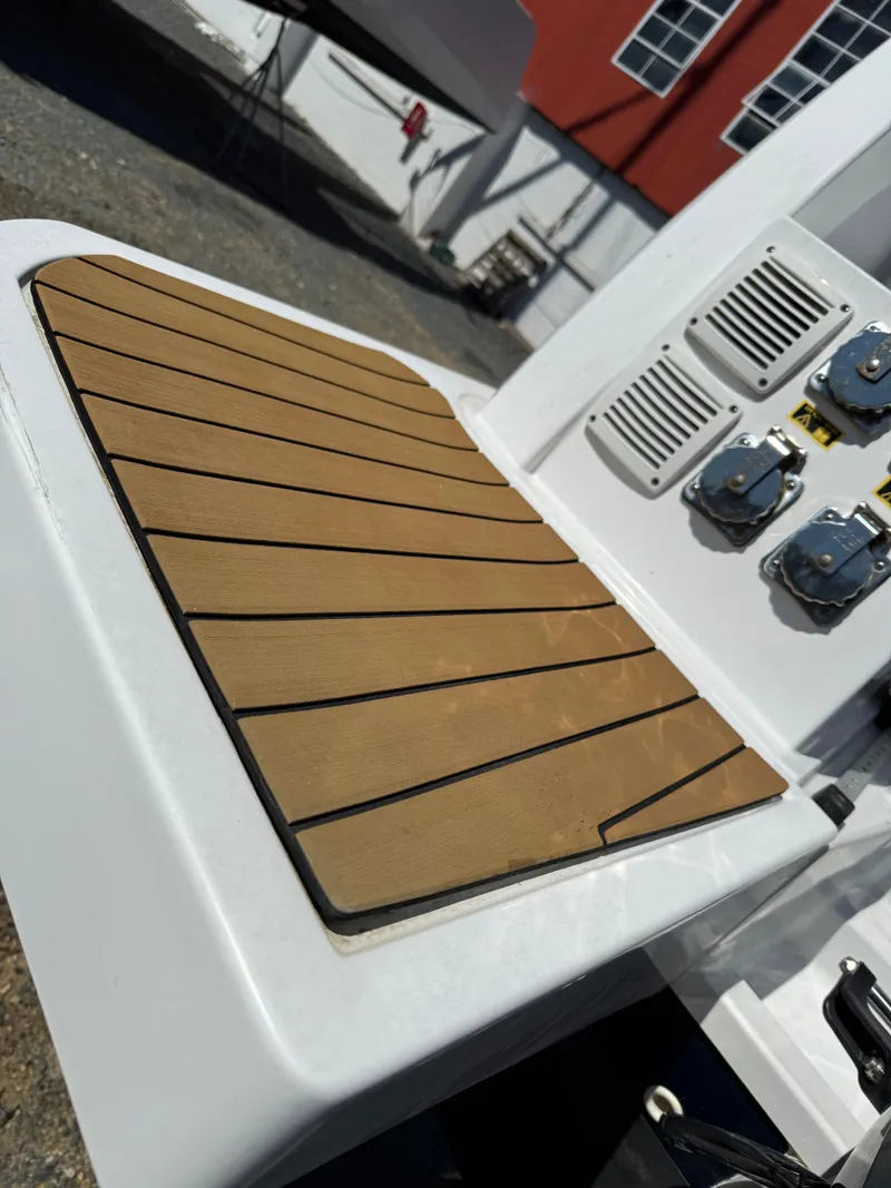 Slide: The Image of Jeanneau NC 895 2020 - 14