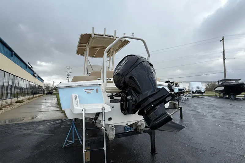 Slide: The Image of Scout 195 Sportfish 2025 - 13