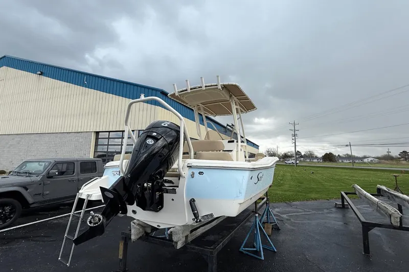 Slide: The Image of Scout 195 Sportfish 2025 - 14